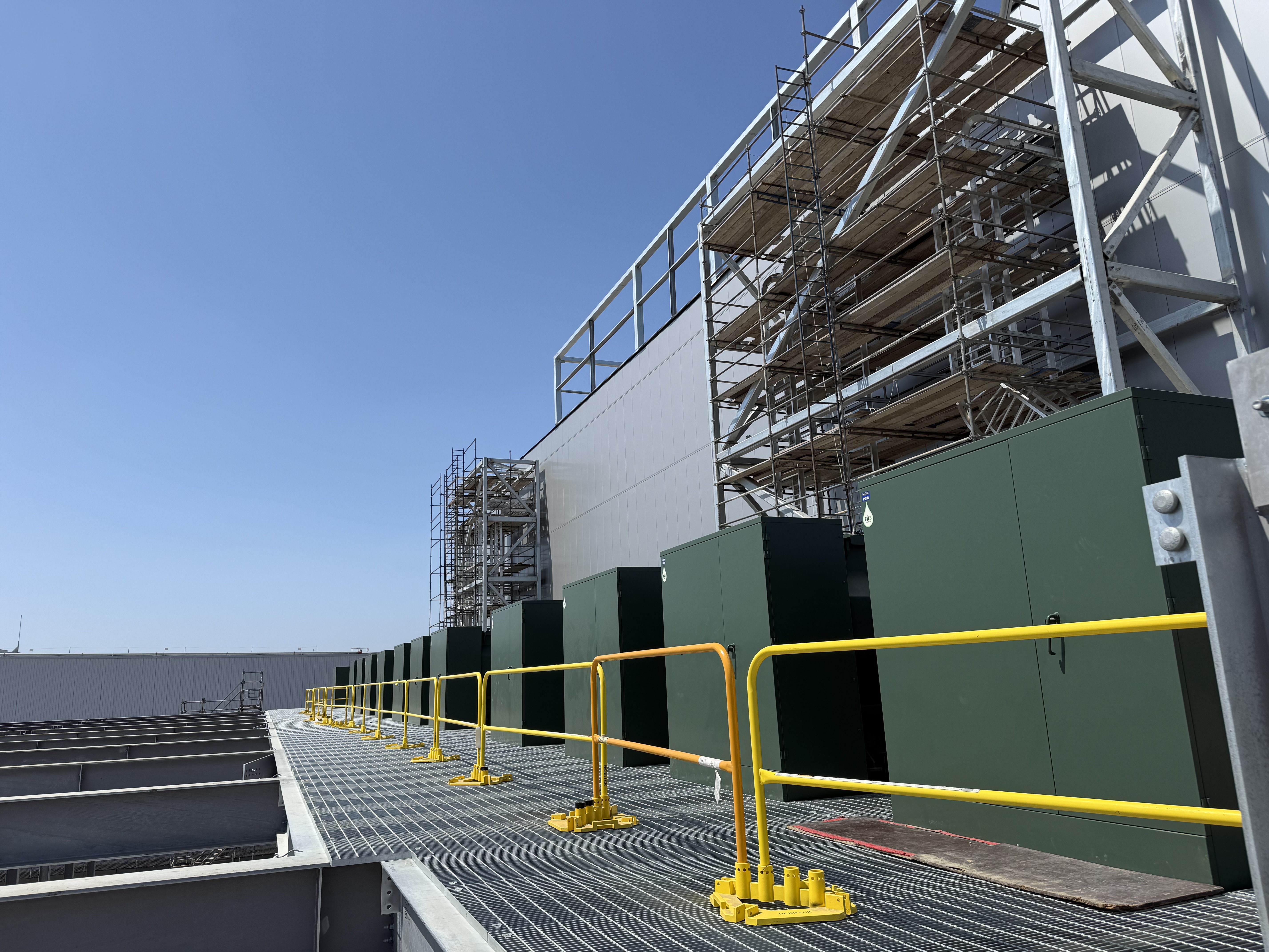 SOTO Data Center Electrical Equipment Rigging